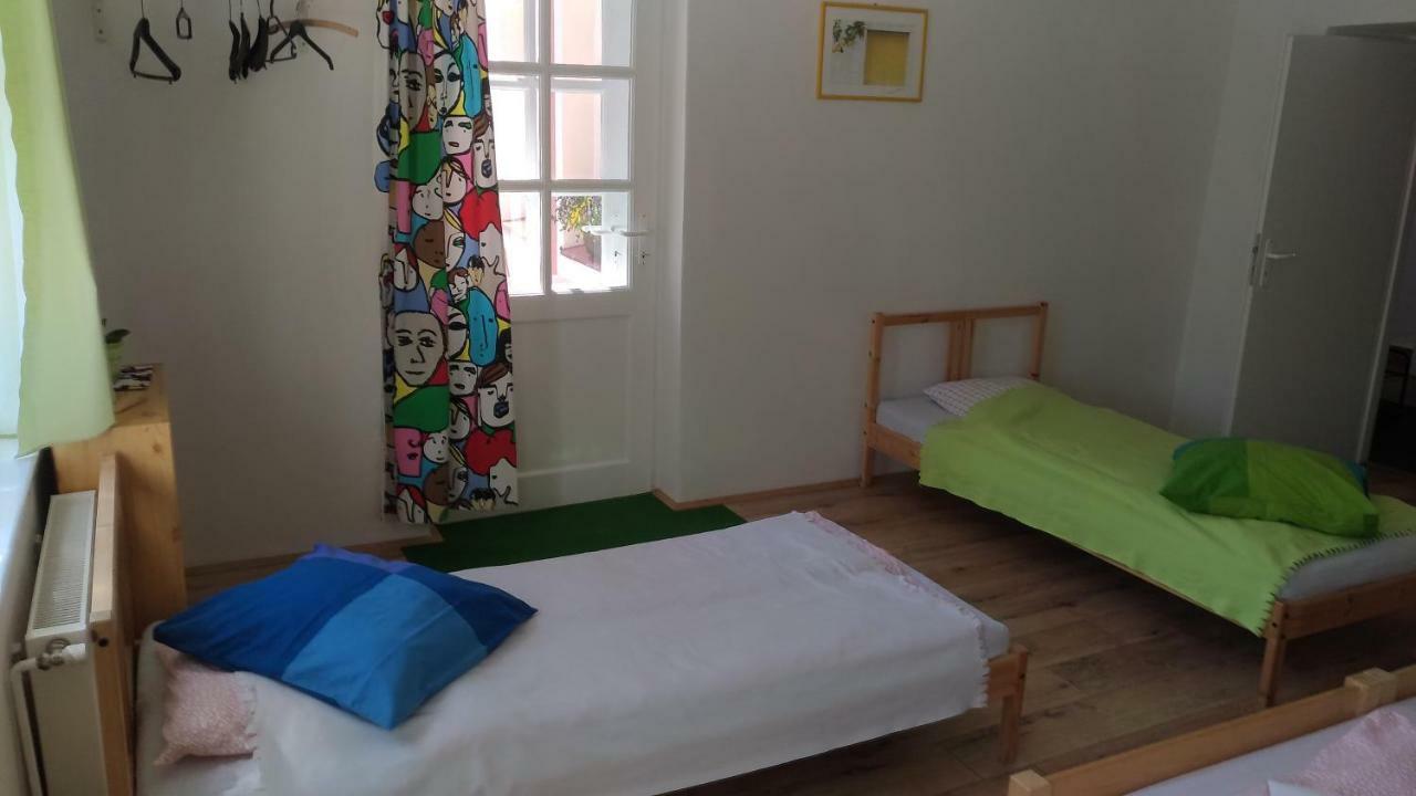 Skromny Apartman V Centru Chebu Exterior photo